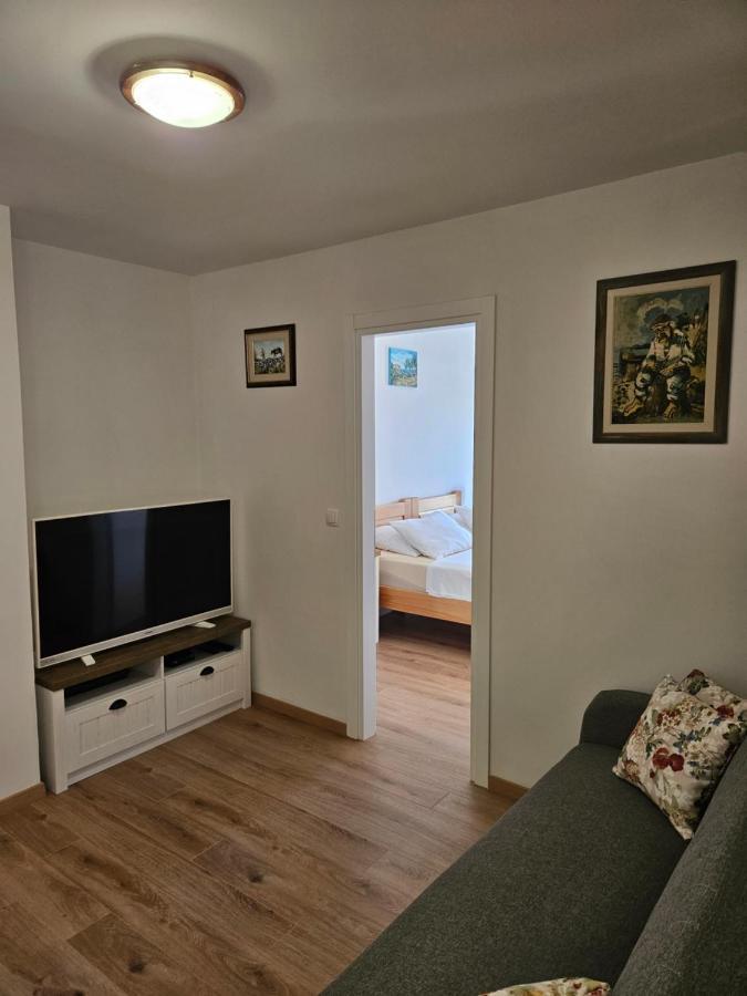 Apartman Eli Supetar Exterior foto