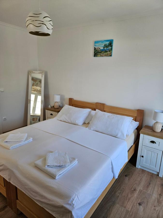 Apartman Eli Supetar Exterior foto