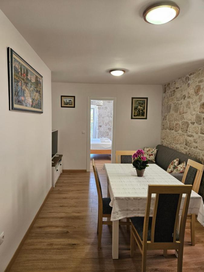 Apartman Eli Supetar Exterior foto